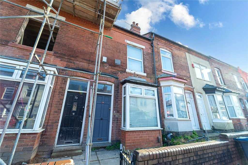 Flat Winnie Road in Birmingham