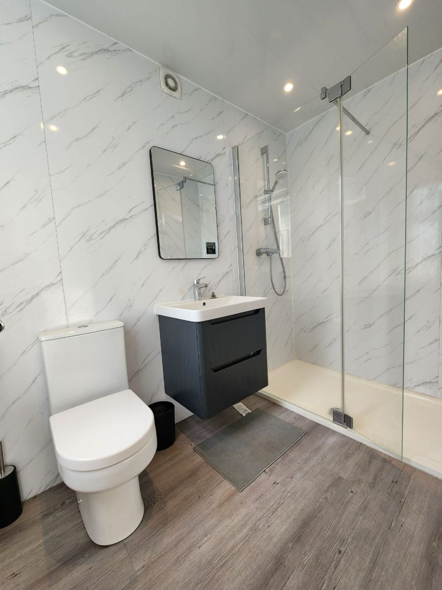 Flat Elmstead Avenue in Greater London