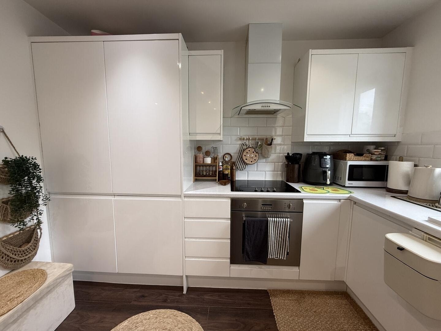 Flat Ballards Lane in Greater London