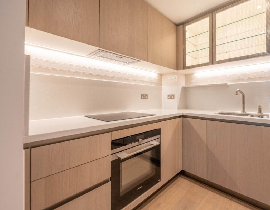 Flat York Road in Greater London
