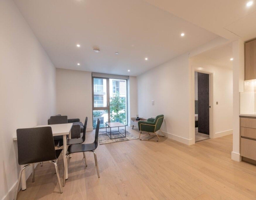 Flat York Road in Greater London