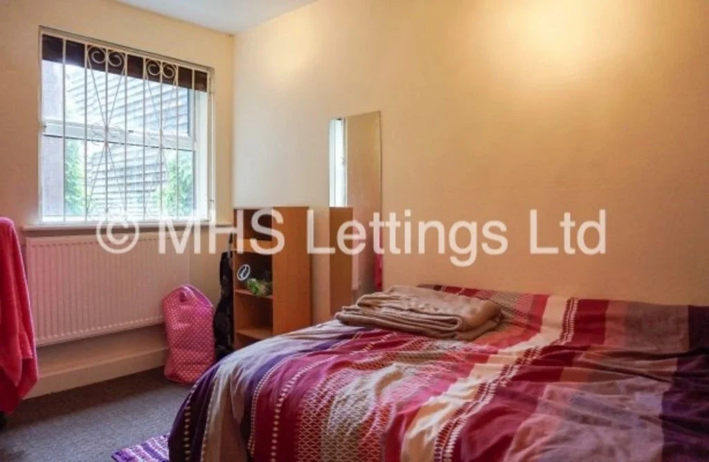 Flat Welton Road in Leeds