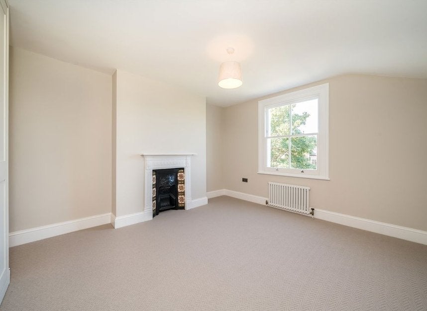 Flat Briarwood Road in Greater London