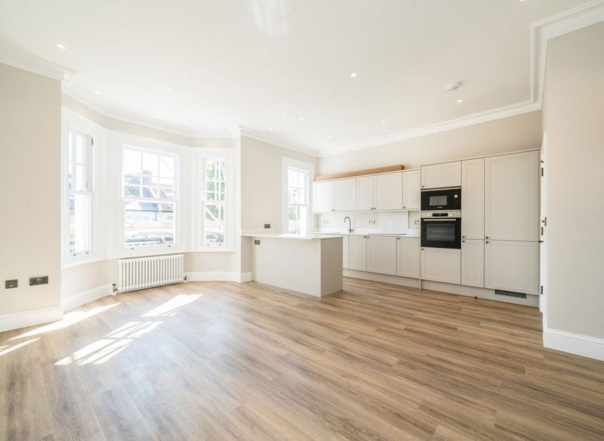 Flat Briarwood Road in Greater London