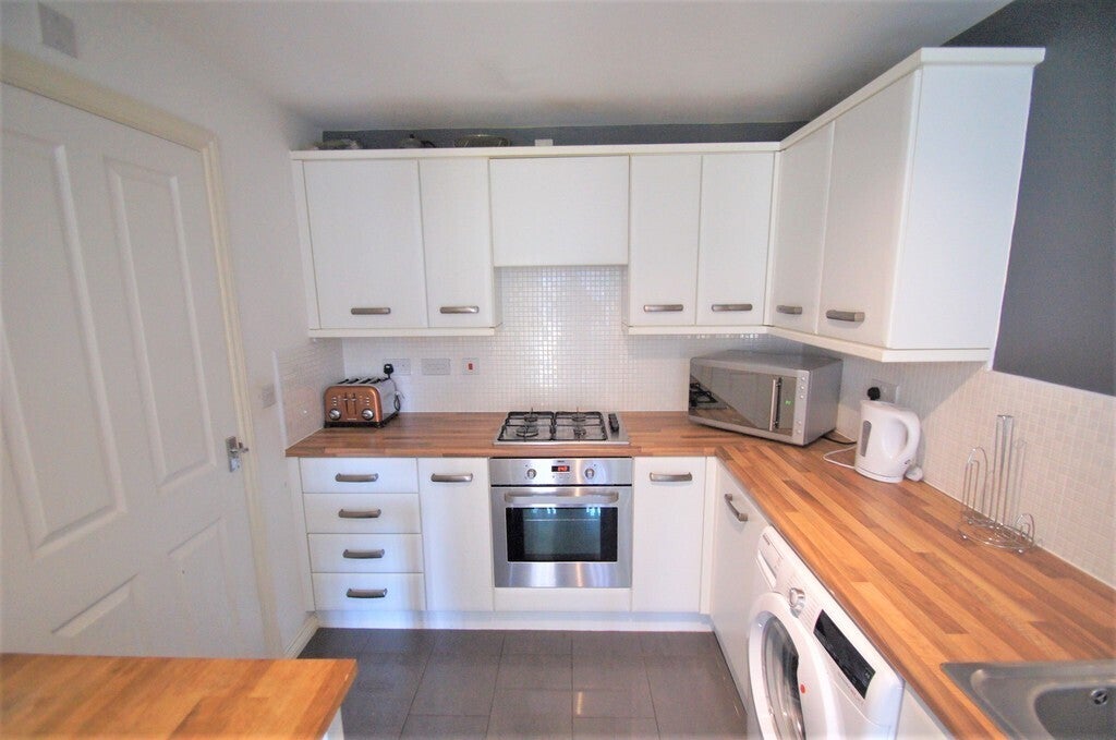 Room Cheshire Close in Coventry