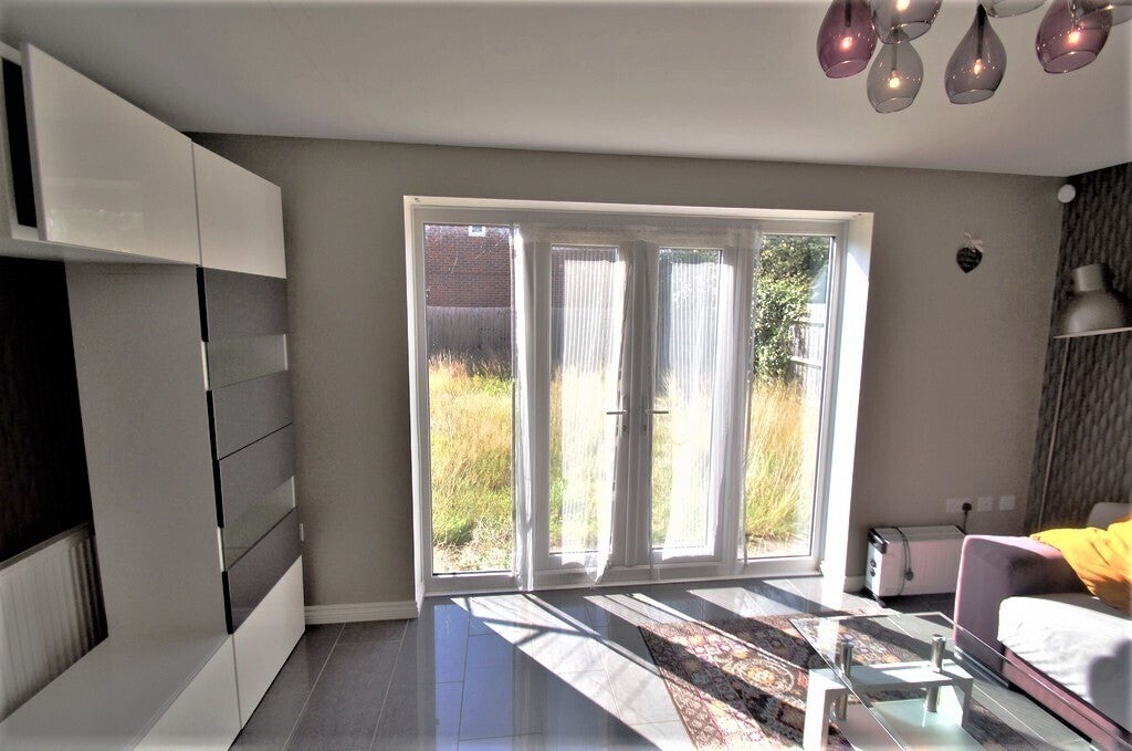 Room Cheshire Close in Coventry
