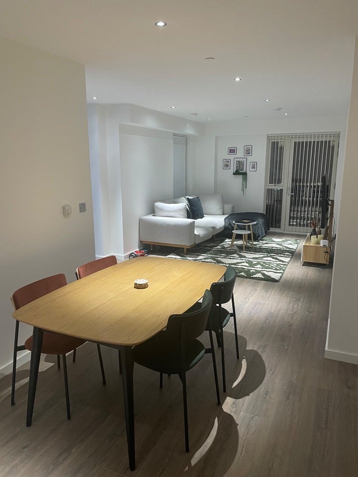 Flat Heartwell Avenue in Greater London