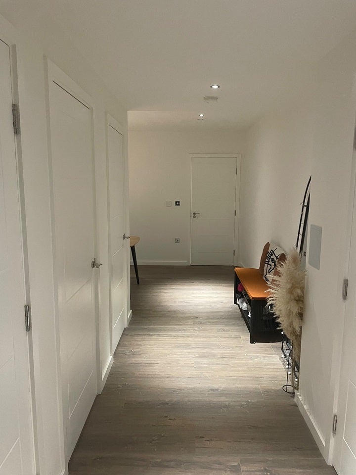 Flat Heartwell Avenue in Greater London