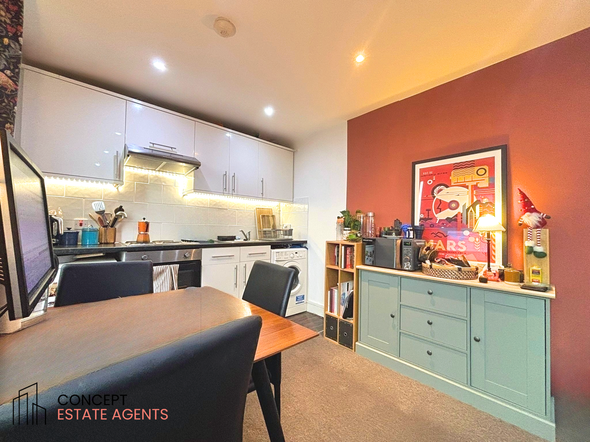 Flat Glenburnie Road in Greater London