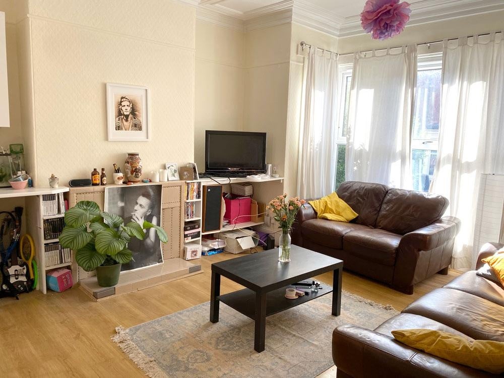 Room Back Manor Terrace in Leeds