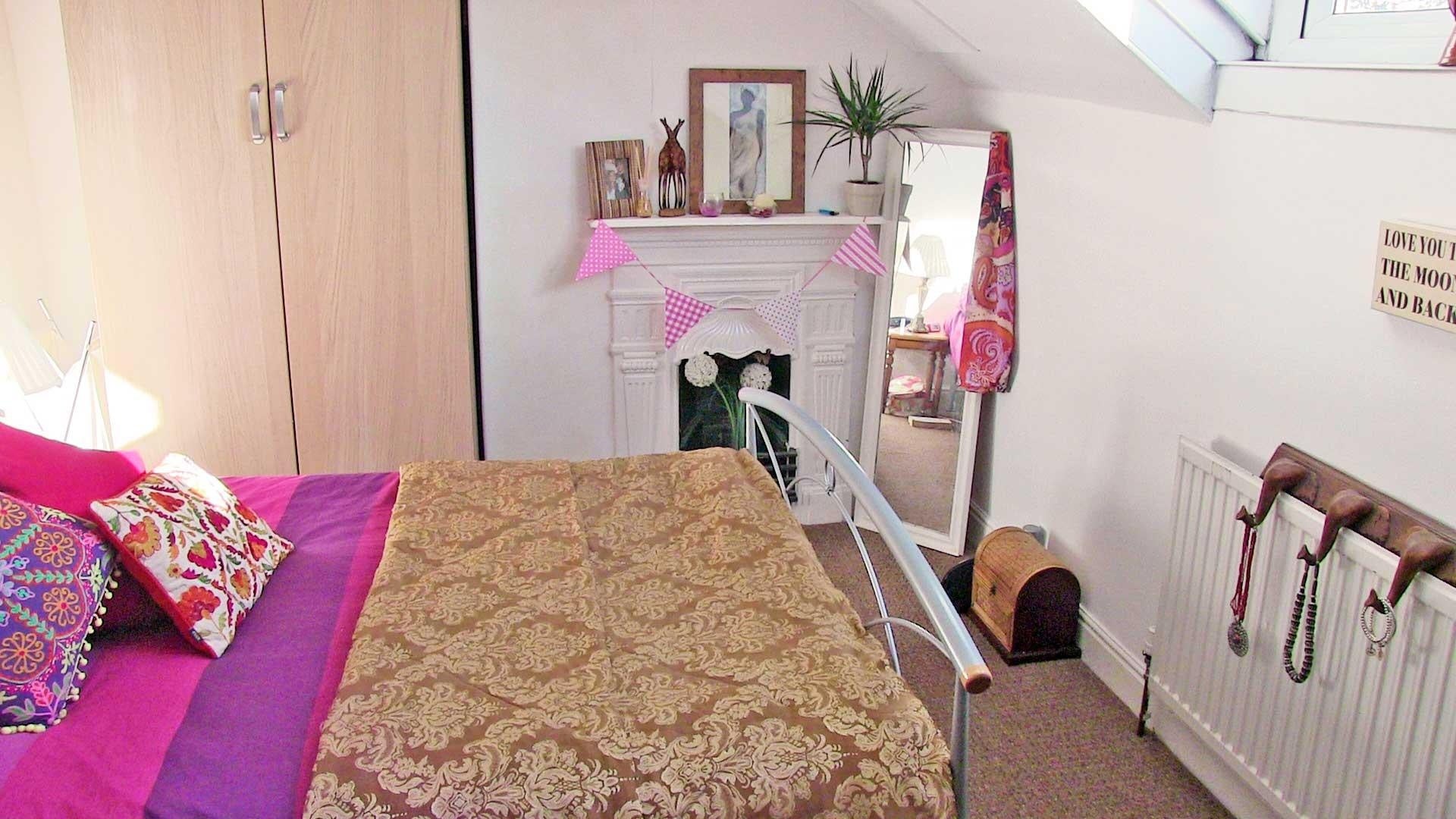 Room Back Manor Terrace in Leeds