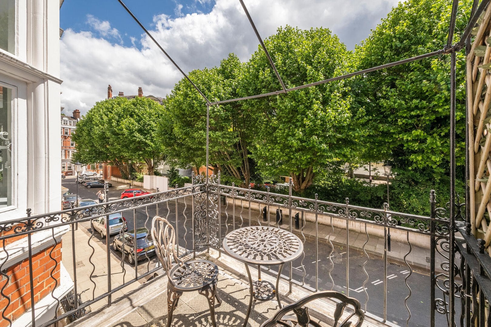 Flat Embankment Gardens in Greater London