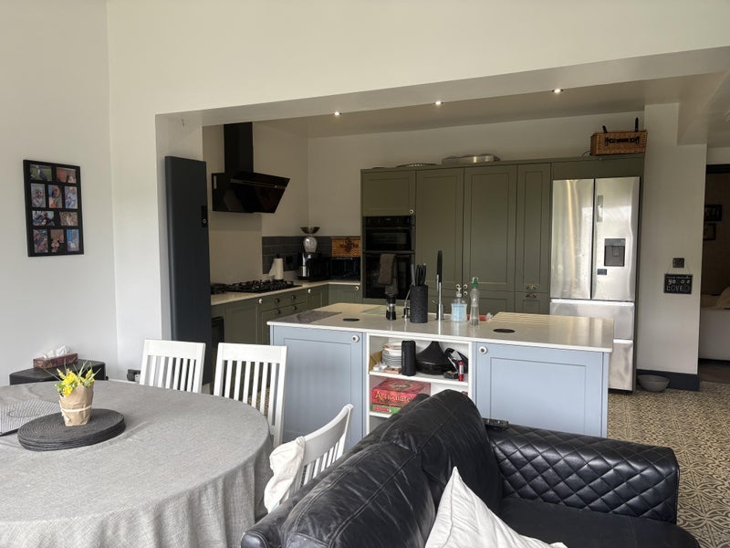 Room Tadman Grove in Trafford