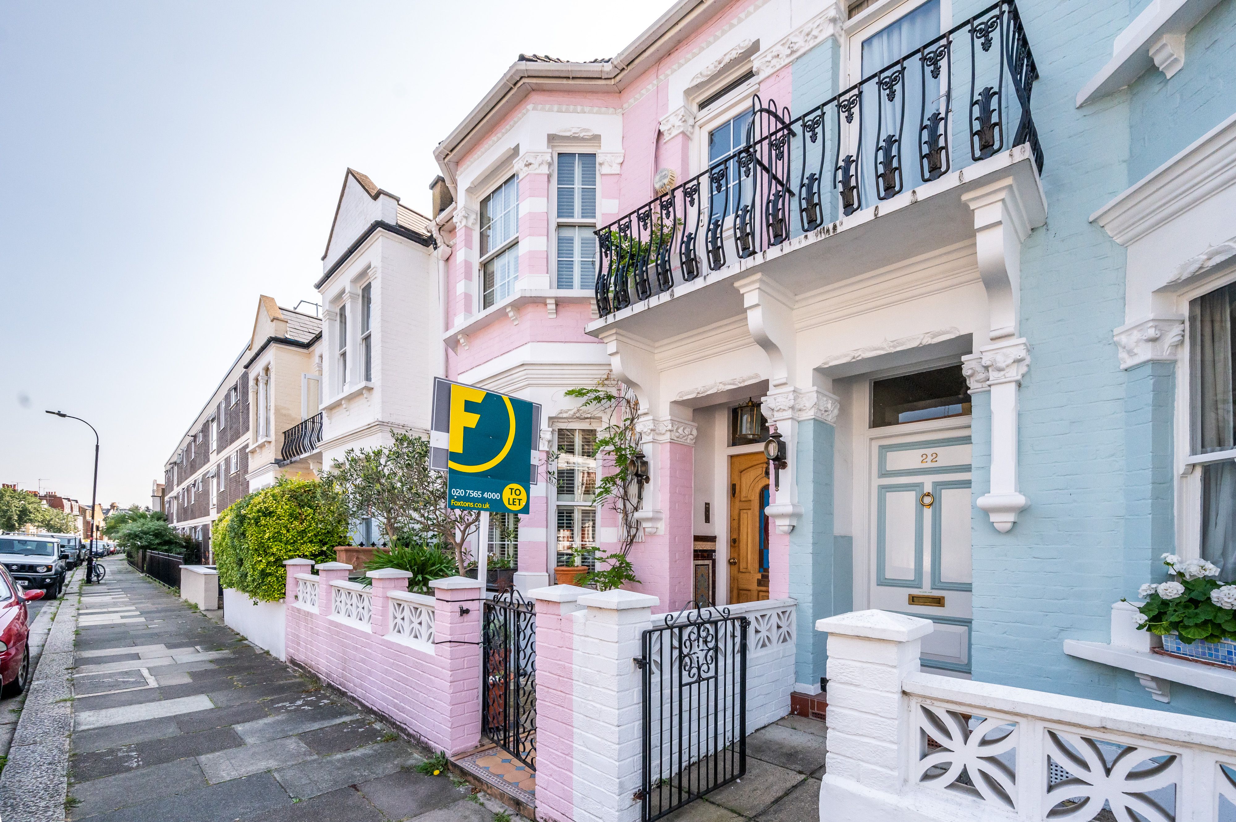 House Burnfoot Avenue in Greater London