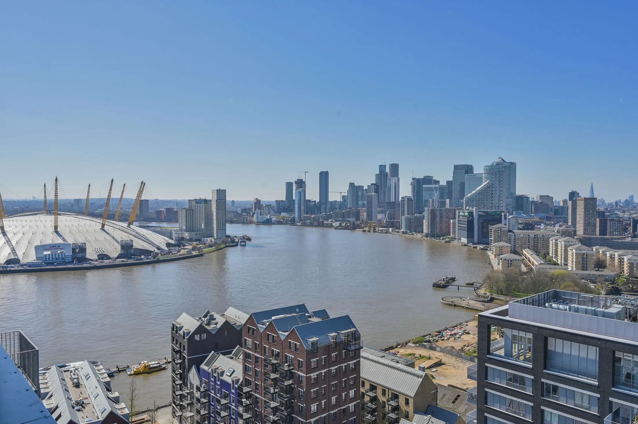Flat Castle Slip in Greater London