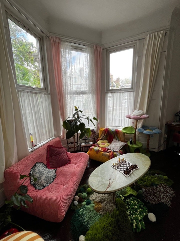 Flat Gloucester Drive in Greater London
