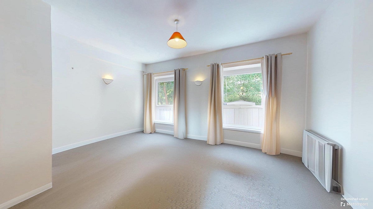 Flat Chevin Side in Leeds