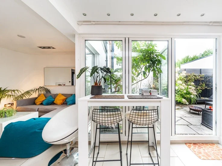 Flat Elder Avenue in Greater London