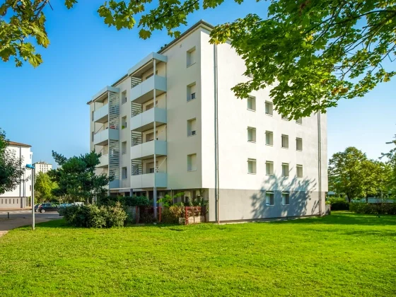 Flat Rue Édouard Benes in Chalon-sur-Saône