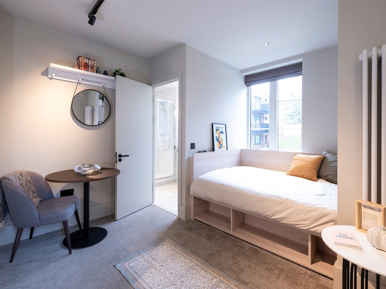 Flat Augustus Road in Greater London