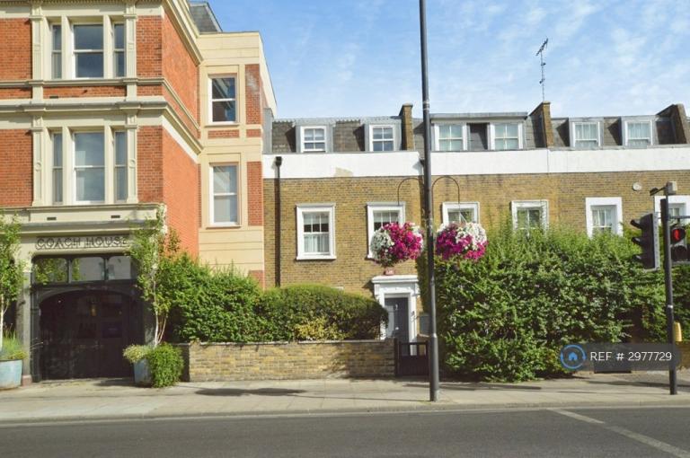 House Waterford Road in Greater London