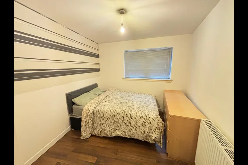 Flat Thompson Brae in Paisley