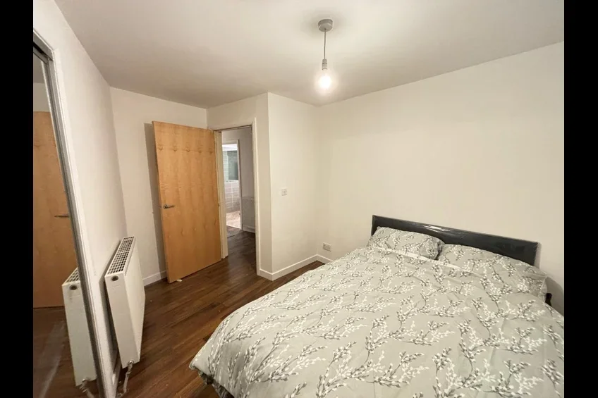Flat Thompson Brae in Paisley