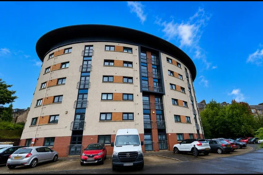 Flat Thompson Brae in Paisley