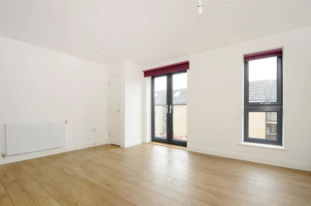 Flat Broadwater Road in Greater London