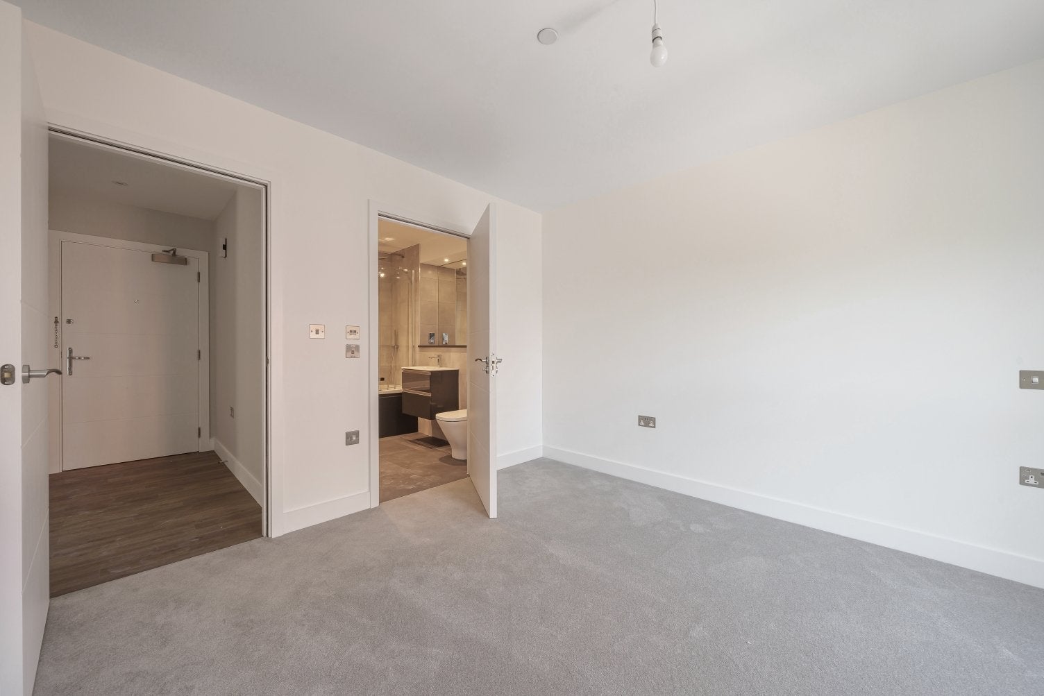 Flat Castleridge Drive in Dartford