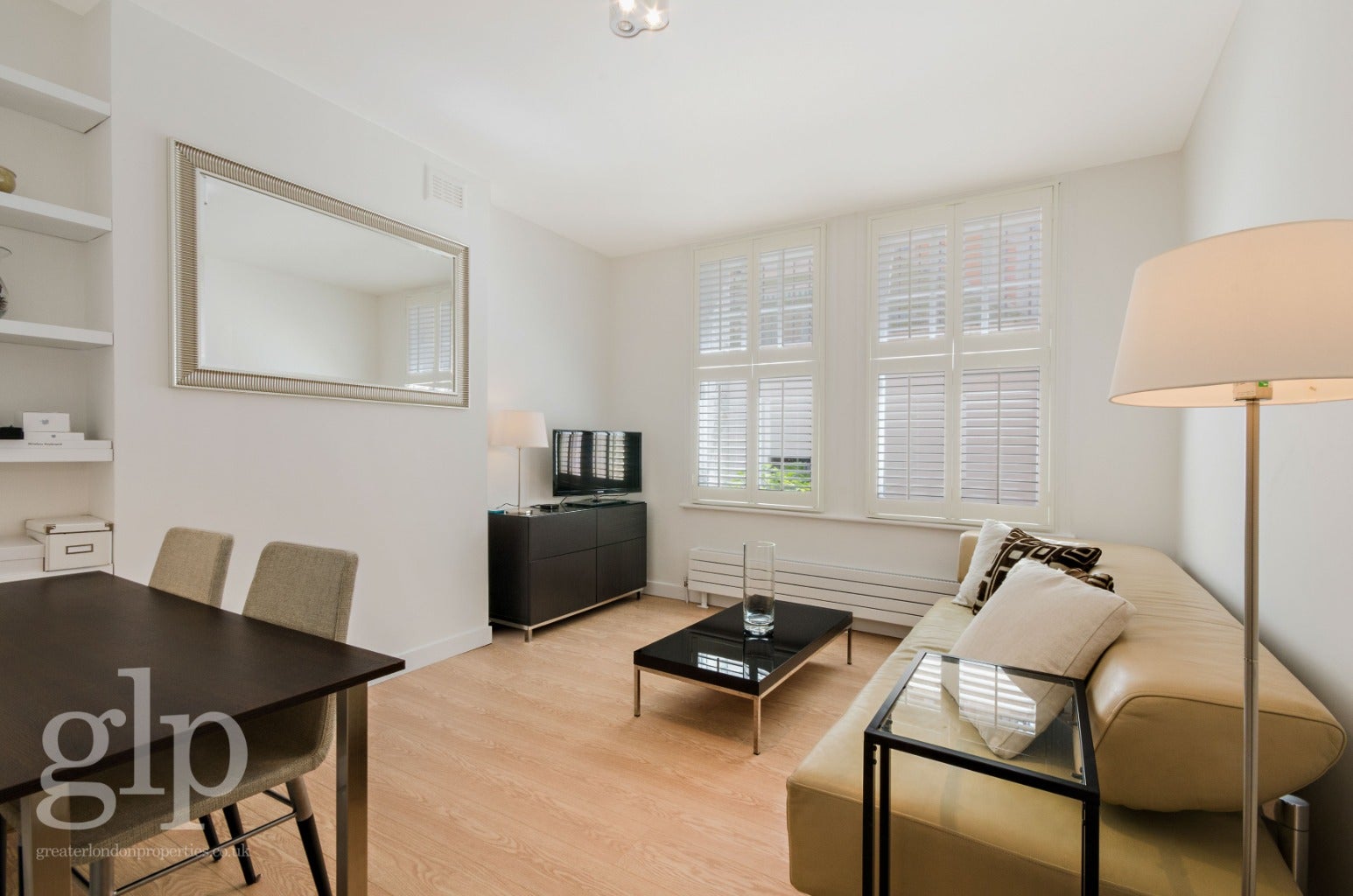 Flat Riding House Street in City of Westminster