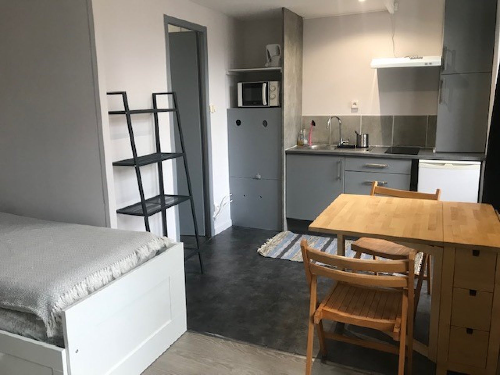 Room Rue du Faubourg Raines in Dijon