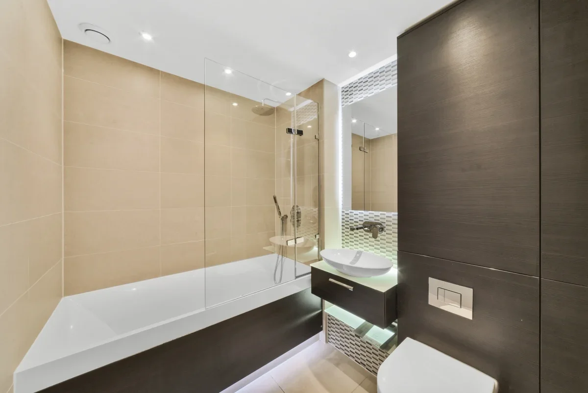 Flat Pomell Way in Greater London