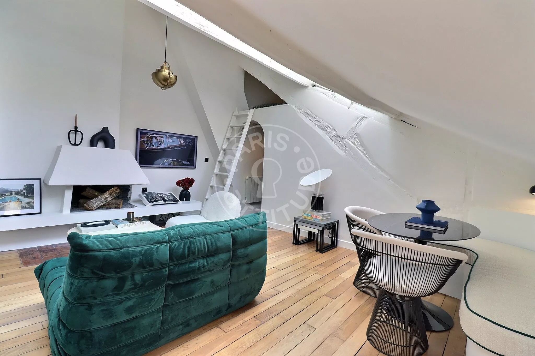 Appartement Rue de Varenne à Paris