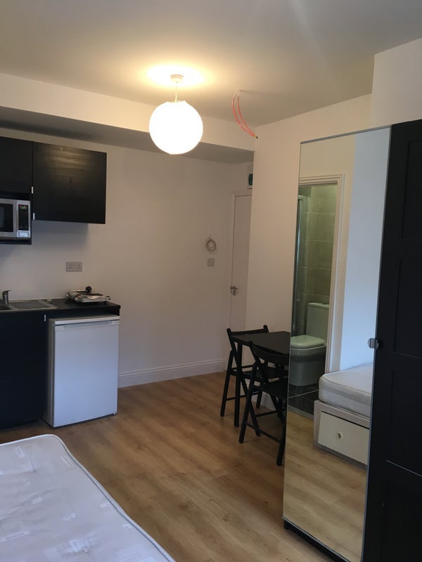 Flat Berkhamsted Avenue in Greater London