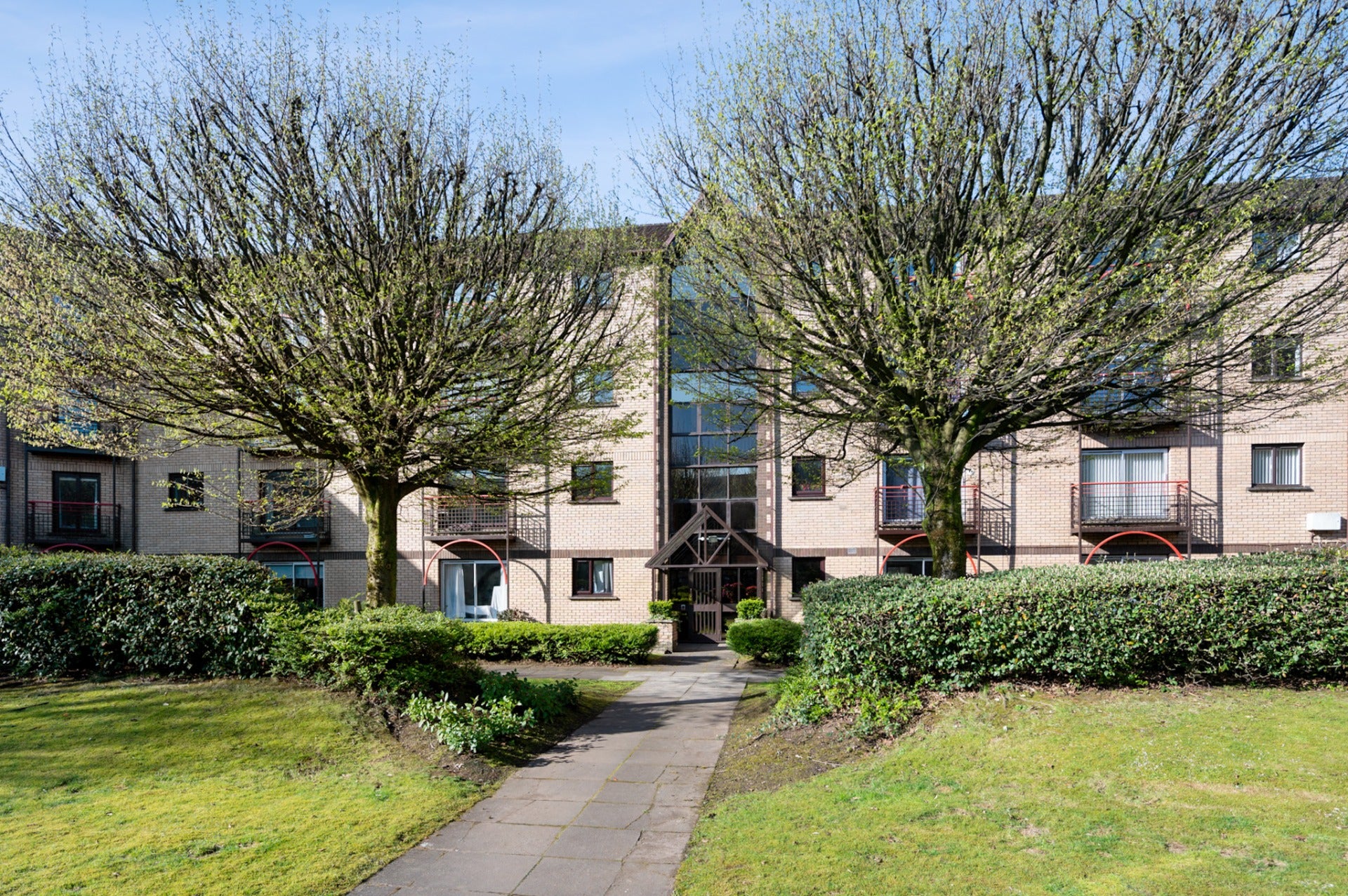 Flat Riverview Drive in Glasgow