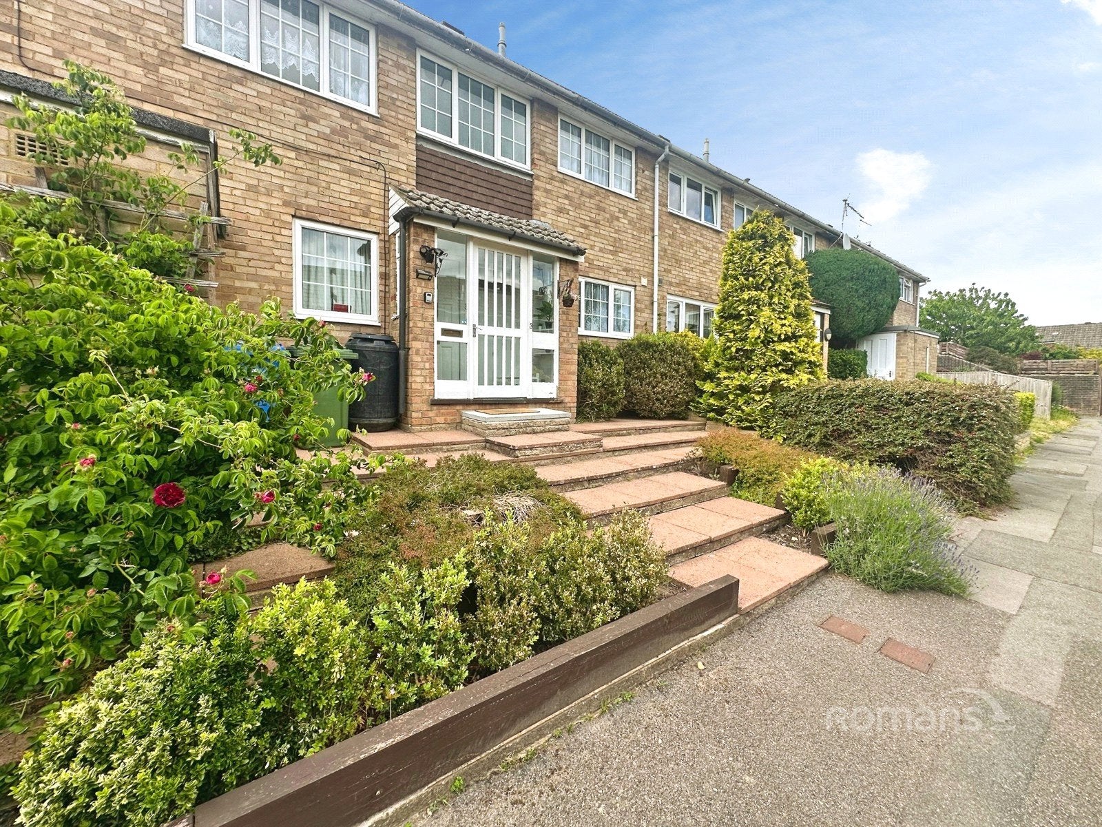 Room Wildridings Road in Bracknell
