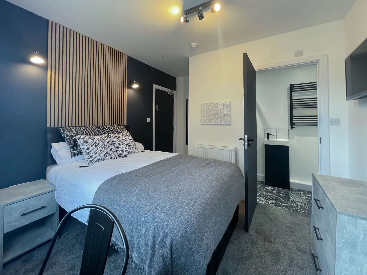 Room Queens Road East in Nottingham