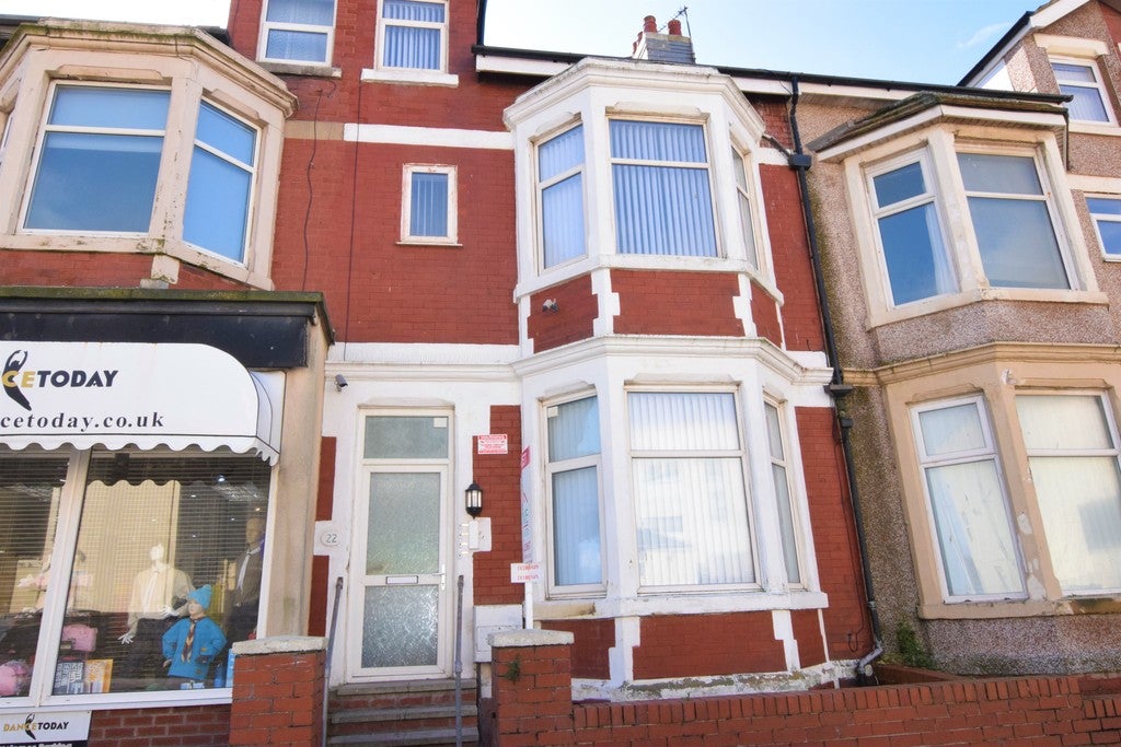 Flat Norbreck Court in Bispham