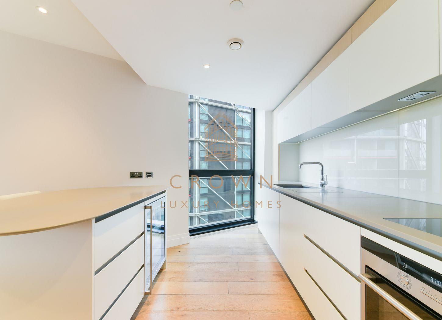 Flat Tideway Walk in Greater London