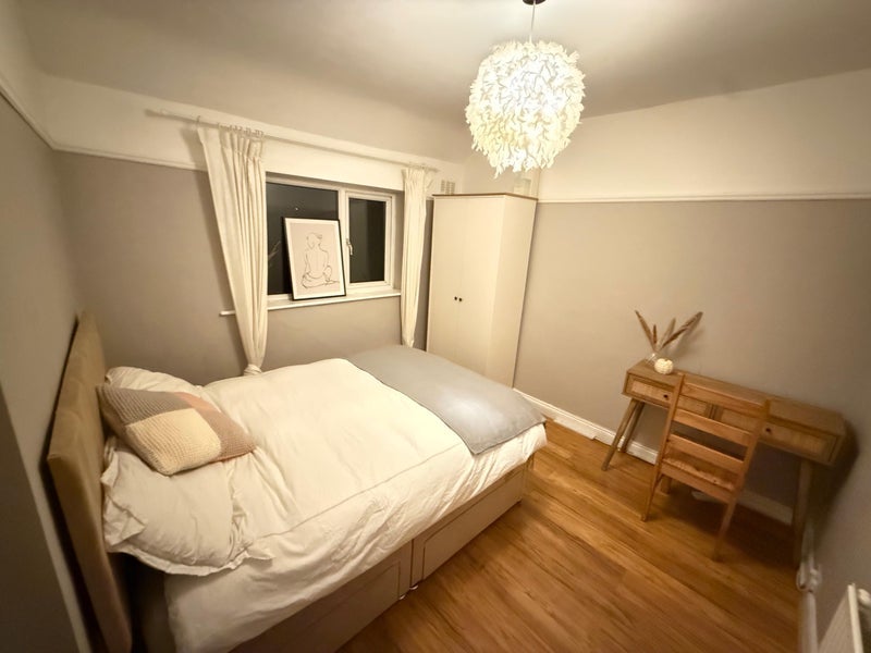 Room Tanfield Road in Manchester