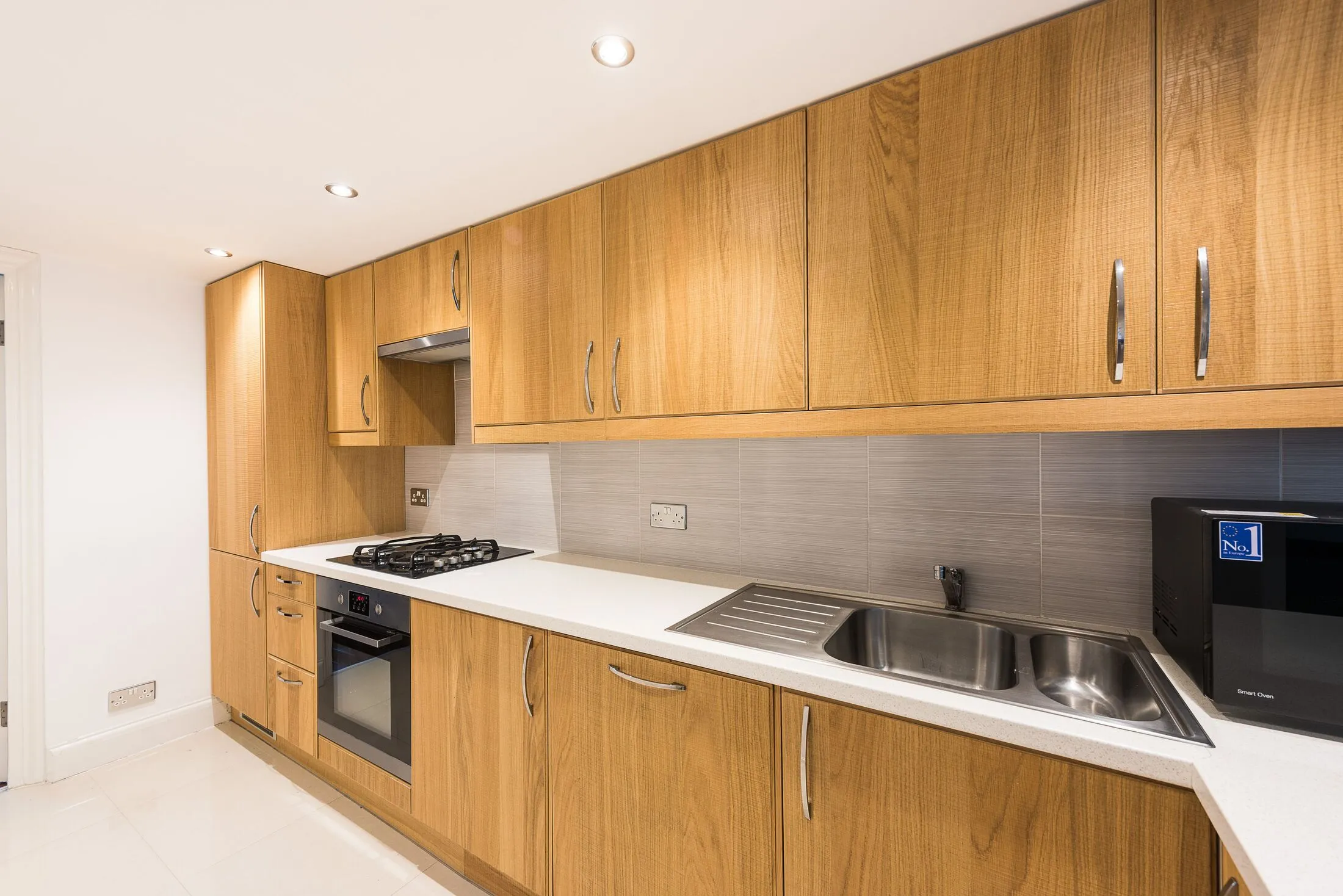Flat Queen's Gate Mews in Greater London
