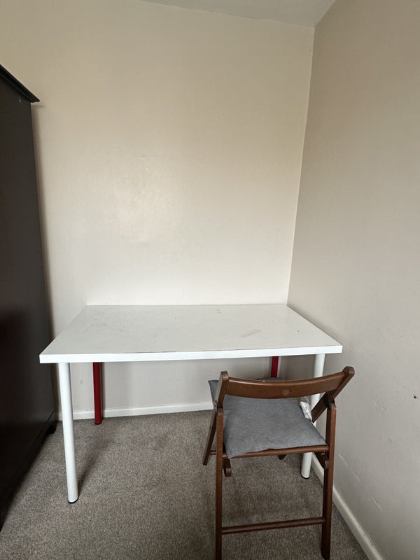 Room Radford Bridge Road in Nottingham