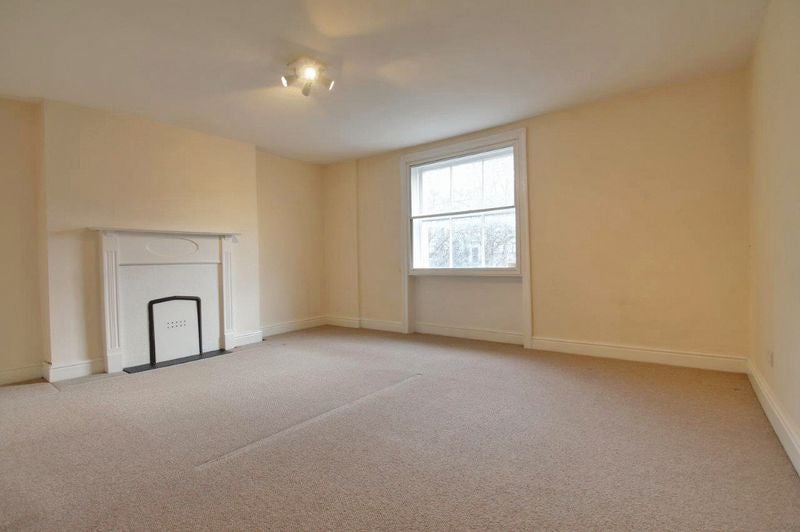 Flat Portland Road in Greater London