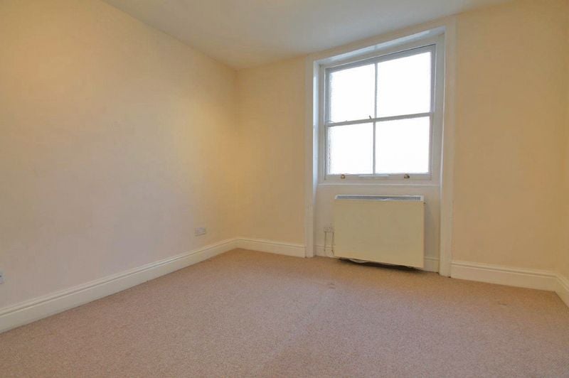 Flat Portland Road in Greater London