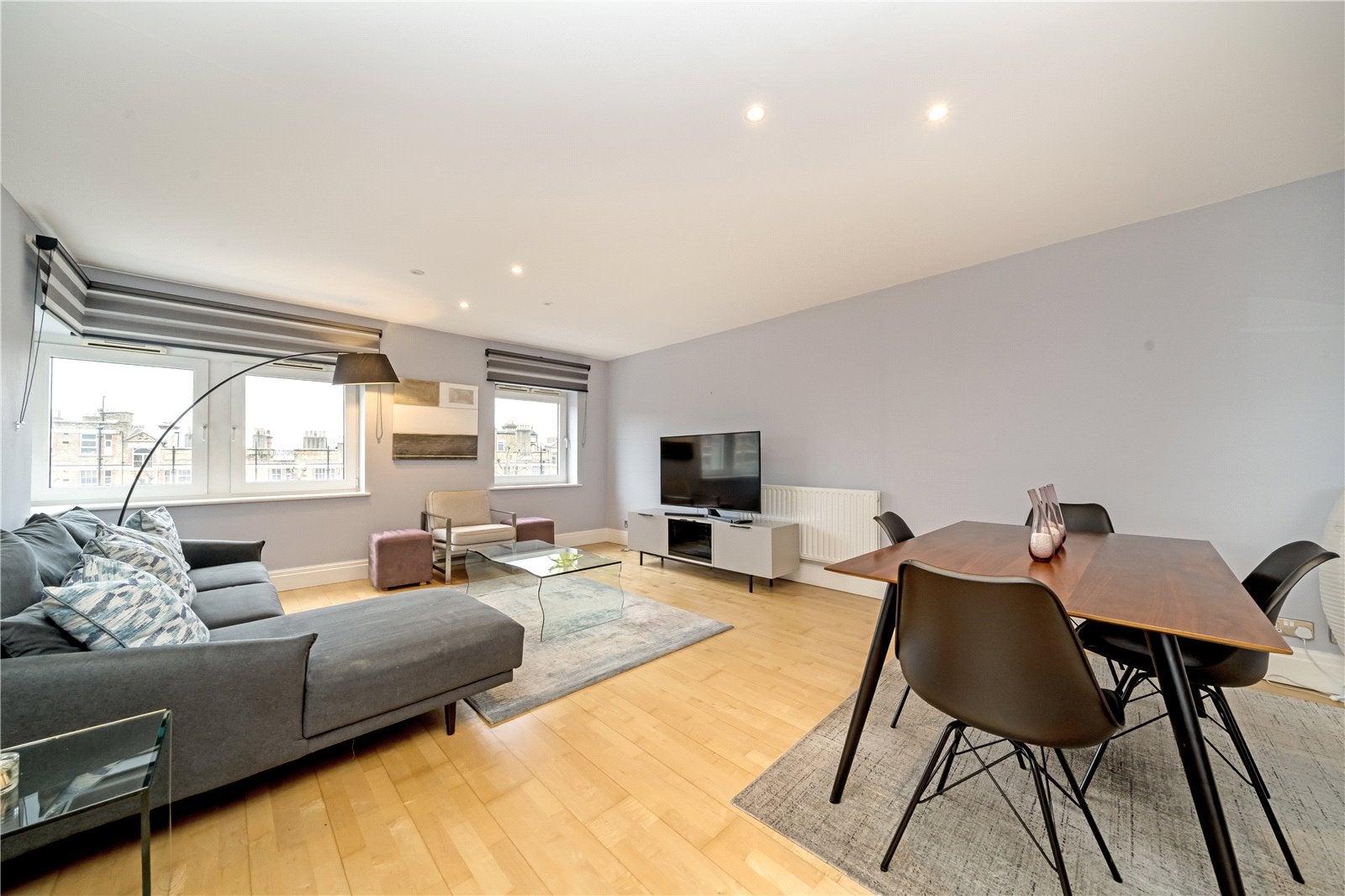 Flat Warwick Road in Greater London