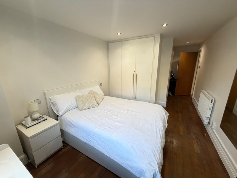 Room Old Marylebone Road in City of Westminster