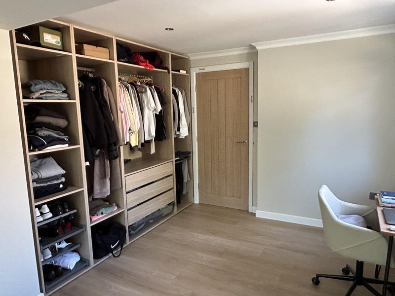 Room Windmill Close in Greater London