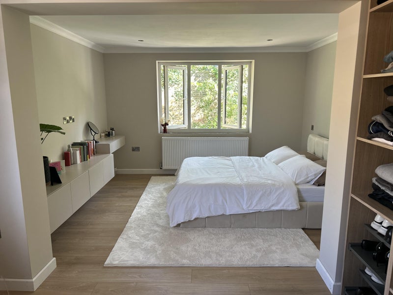 Room Windmill Close in Greater London