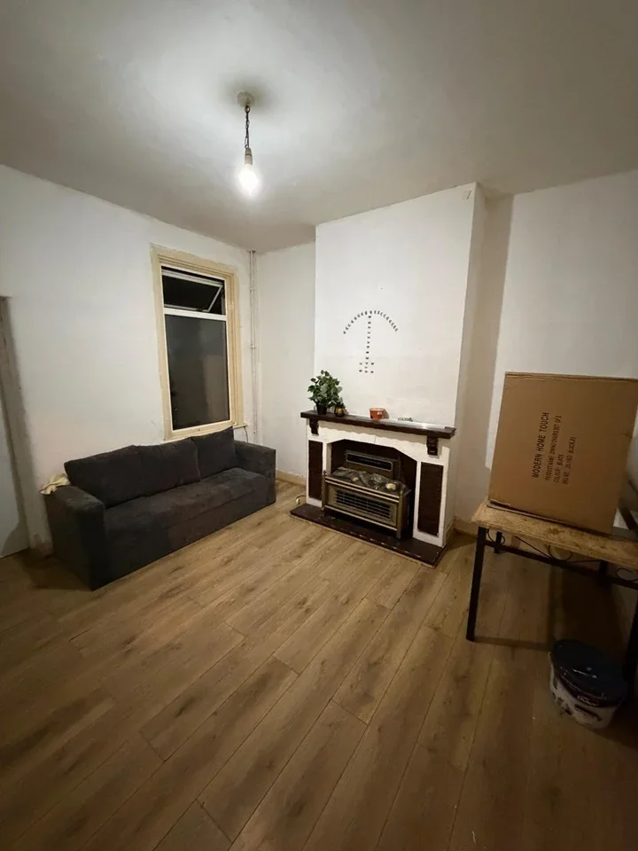 Flat Blenheim Road in Greater London